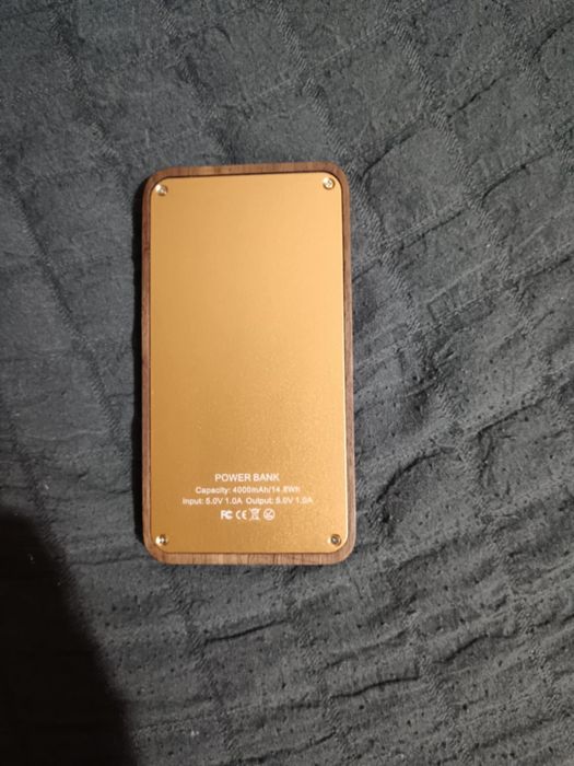 Vand baterie externa 4000 mah noua