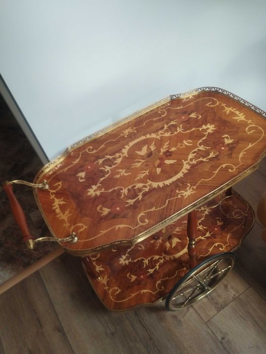 Старинна количка за сервиране с интарзия