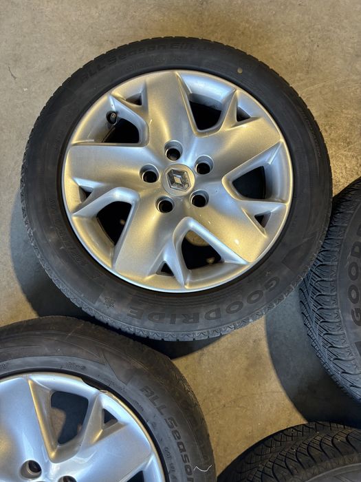 Jante tabla R16 Renualt Megane 5x114,3 cu capace iarna