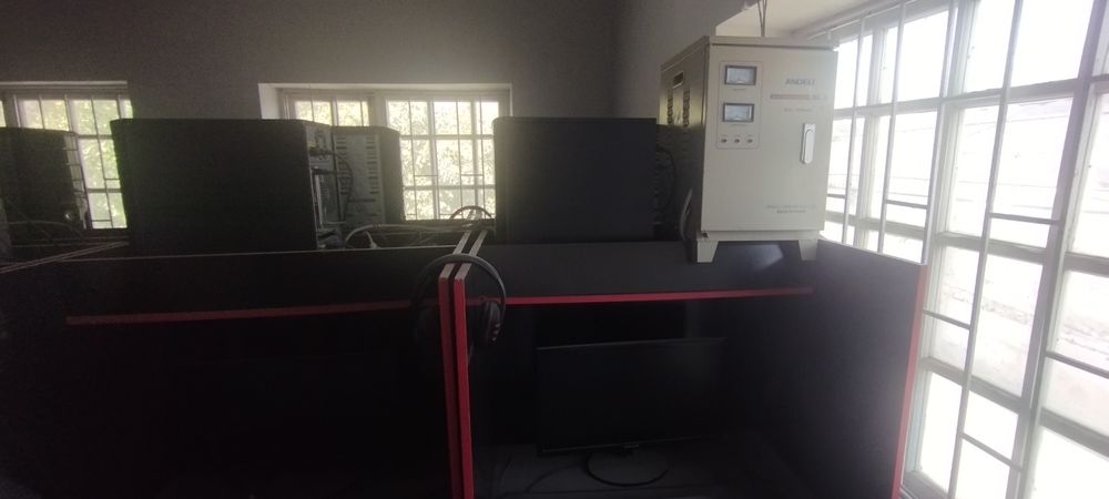 11 ta kompyuter va stol stullari bilan sotiladi narhi 2500