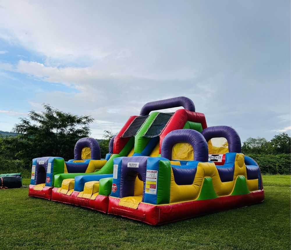Topogan gonflabil cu obstacole