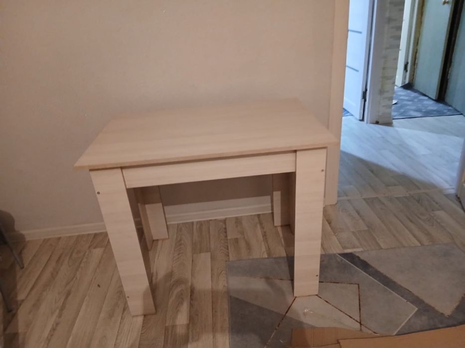 Стол в хорошем состоянии