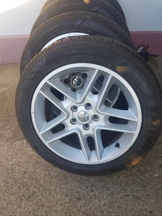 Vand cauciucuri stare foarte bună