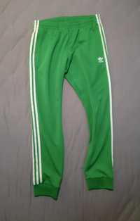 Зелен панталон Adidas Originals