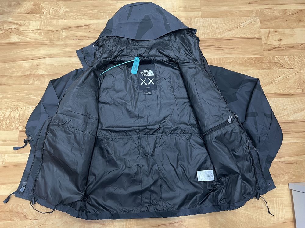 Ветровка The North Face - Kaws