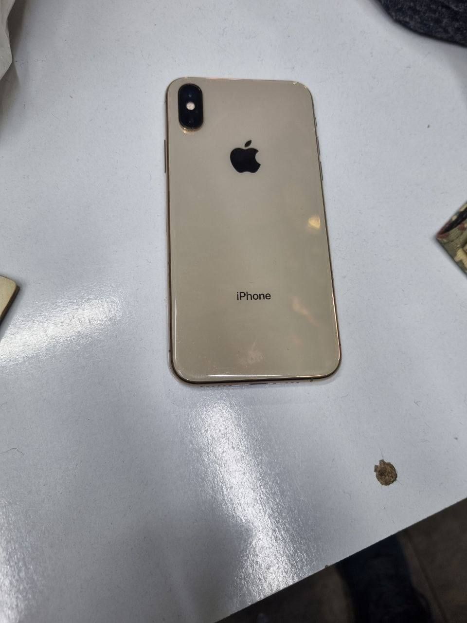 IPHONE XS sotiladi