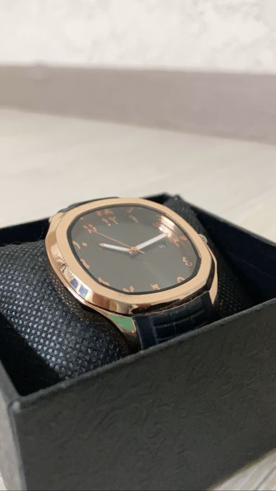 Мужские Арабские часы с гарантий,( еоробкой запечатонный , торг есть)