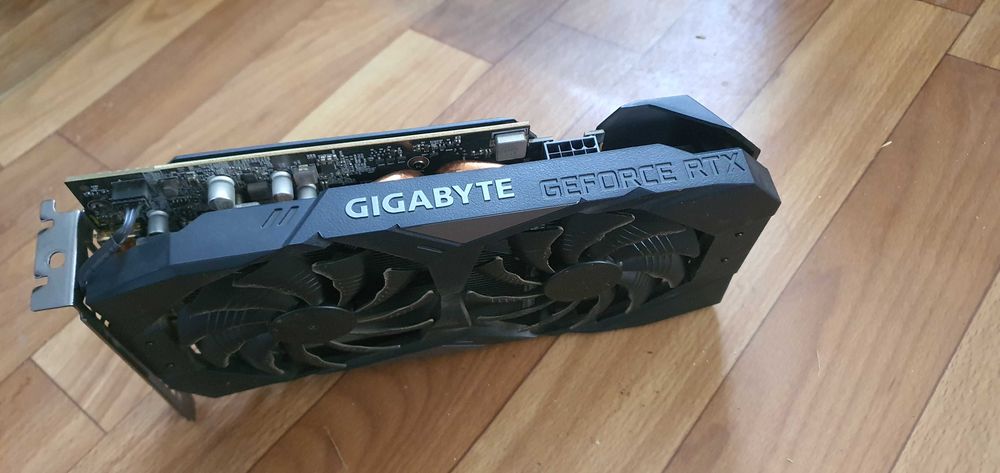 Видео карта GeForce RTX™ 2060
Вградена памет 6GB GDDR6