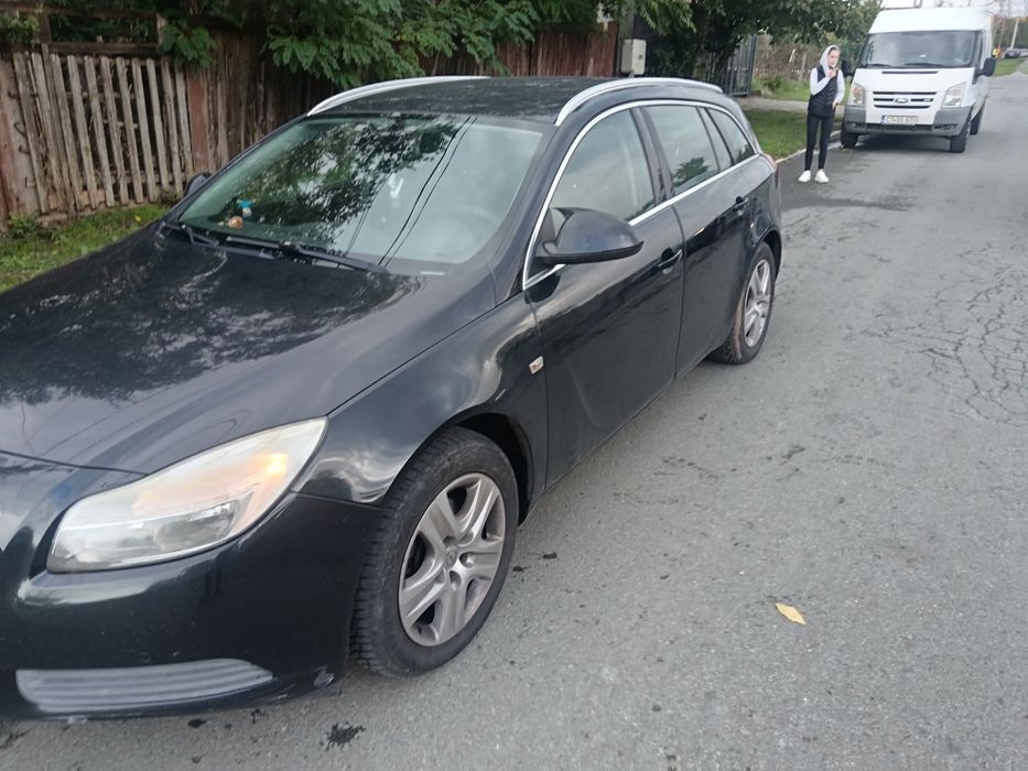 Vând Opel Insignia