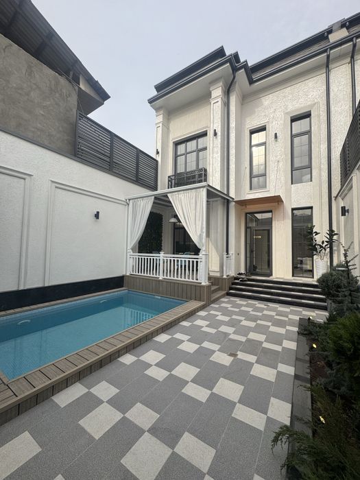 Продаётся HI-Tech дом.