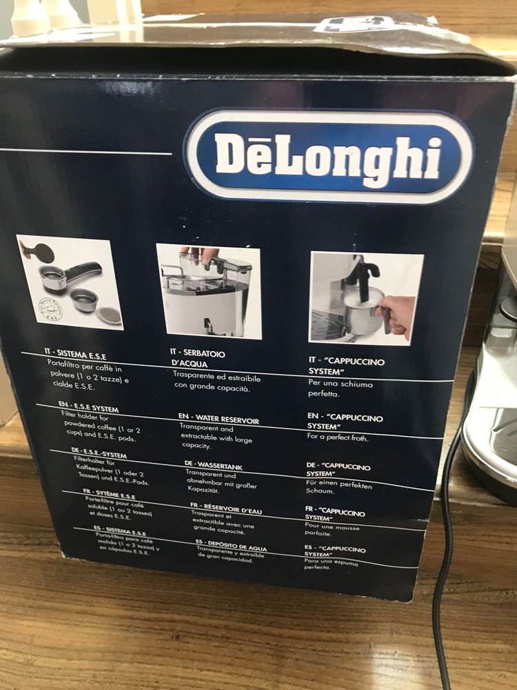 Продам кофемашинку Delonghi