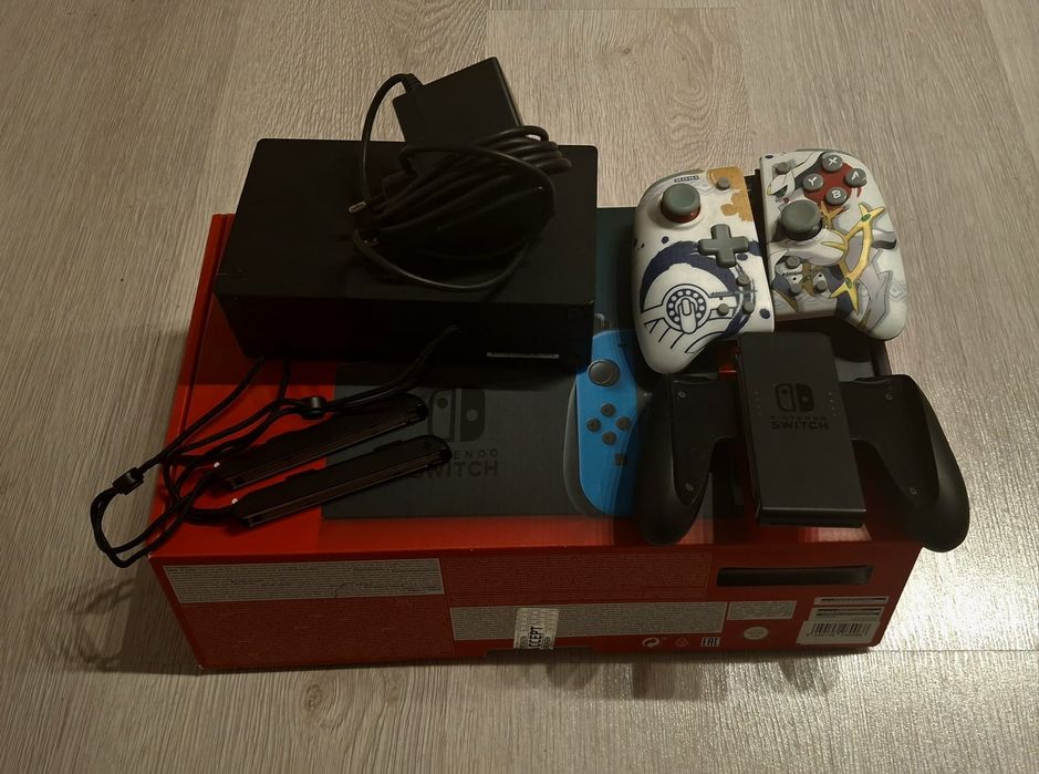 Nintendo Switch cu 6 jocuri trusa portabila si cutie originala