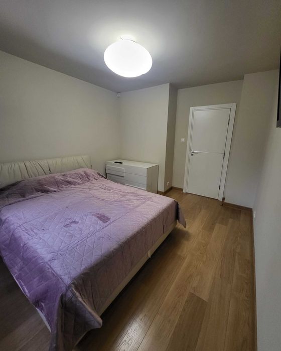 Дава се под наем Тристаен апартамент в Бургас, Център - 75 кв.м за 750 € - Снимка #2