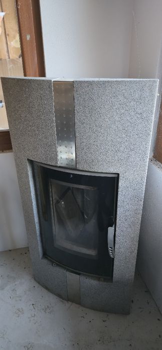 Șemineu cu focar închis