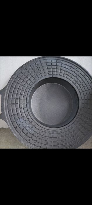 Disc din fontă cu zonă centrală tip „cratiță” – ideal pentru gătit