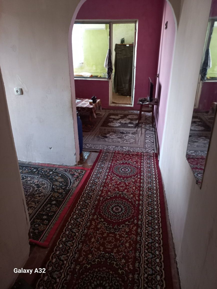 UY SOTILADI faqat ryalni oladiganlar tel qilinglar
