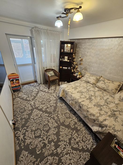 Apartament 4 camere 2 balcoane Calea Bucuresti BL O1 sc A etaj 6 / 8