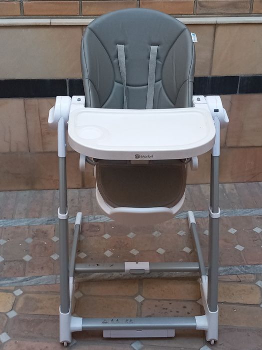 Детский стул очень удобный и мягкий.