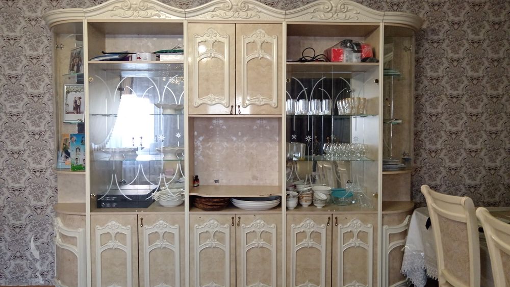 Шкаф для зала буу