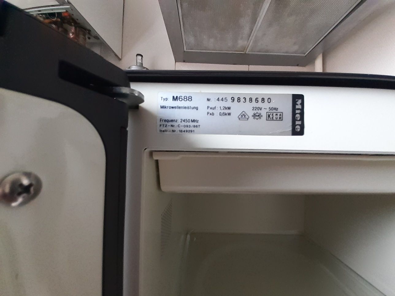 Cuptor microunde  Miele m688