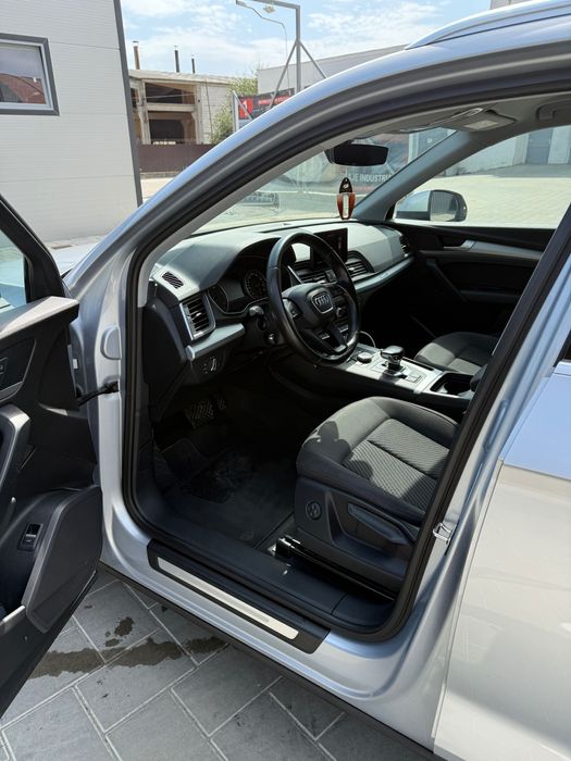 Vând Audi Q5 2.0 tdi quattro