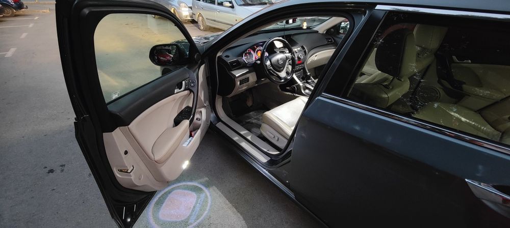 Honda accord 8 combi distronic