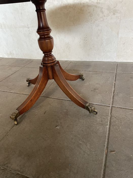 Помощна масичка Bevan Funell Limited