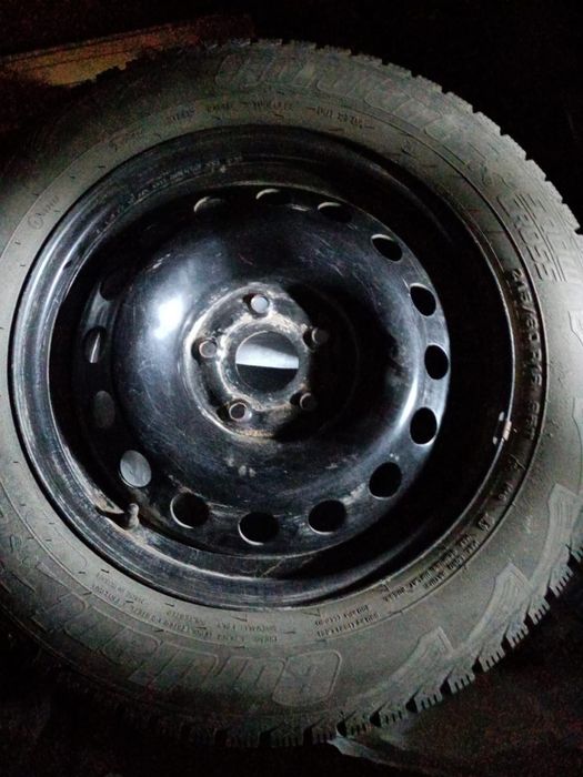 Авторезина б/у с дисками 3 шт размер 215/60/16