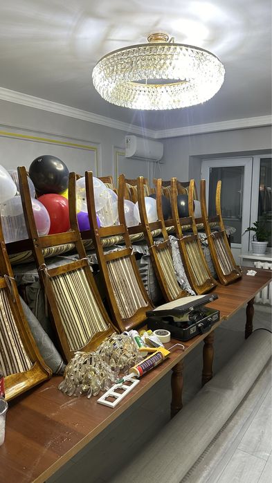 Продается стол со стульями