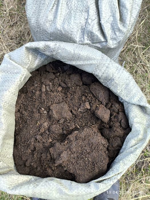 Продам чернозем в мешках.Хорошо перегнивший.Доставка платная.
