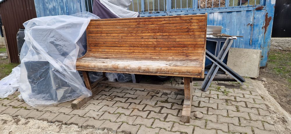 Banca veche posta Română.