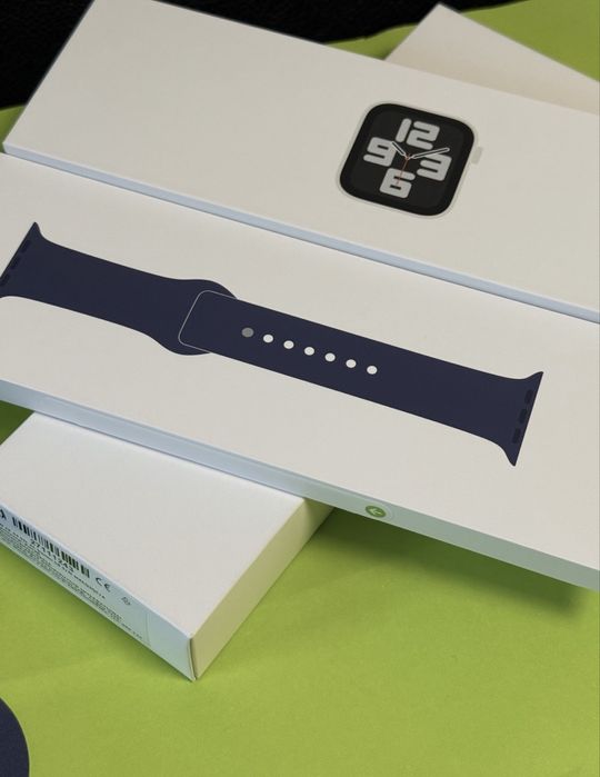 ЗАПЕЧАТАН 44mm Apple Watch SE Gen 2 Гаранция Yettel 2027 г. Silver