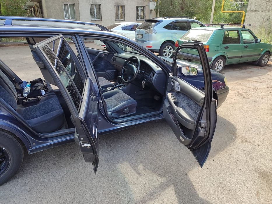 Продам машину caldina 1995года