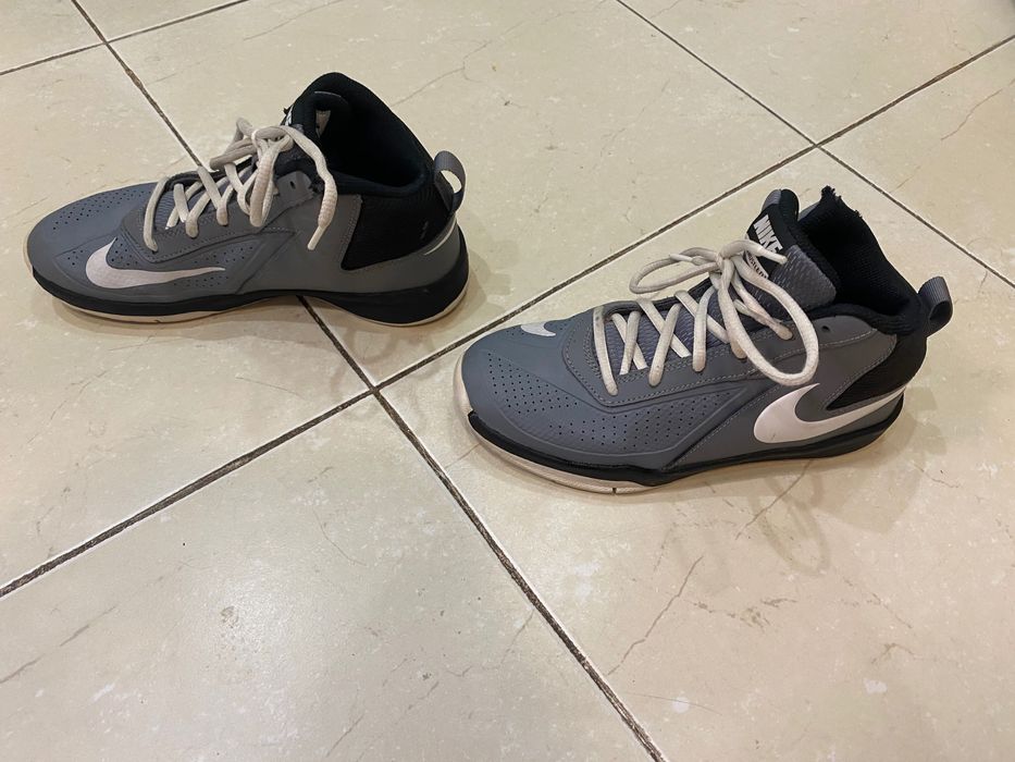 Маратонки Nike номер 37.5