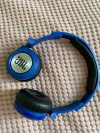 JBL E40BT Bluetooth слушалки