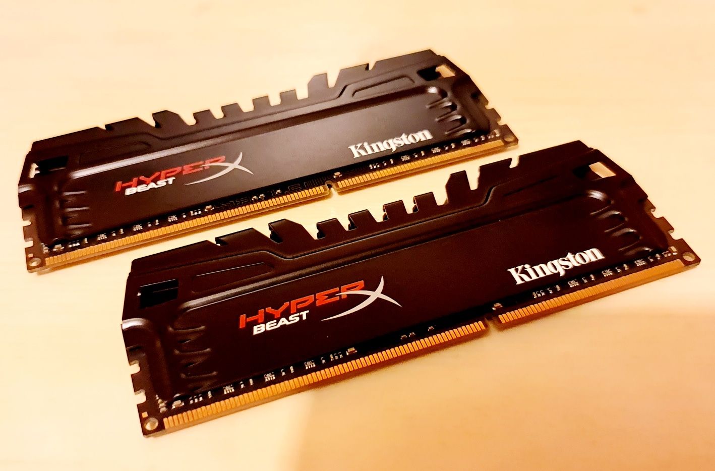 16GB RAM DDR3  2400MHz Hyper X Beast CL11 1.65v