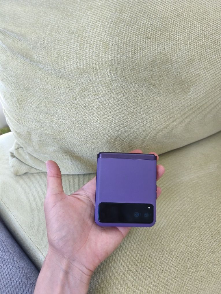 Motorola razr 40, лилав в гаранция