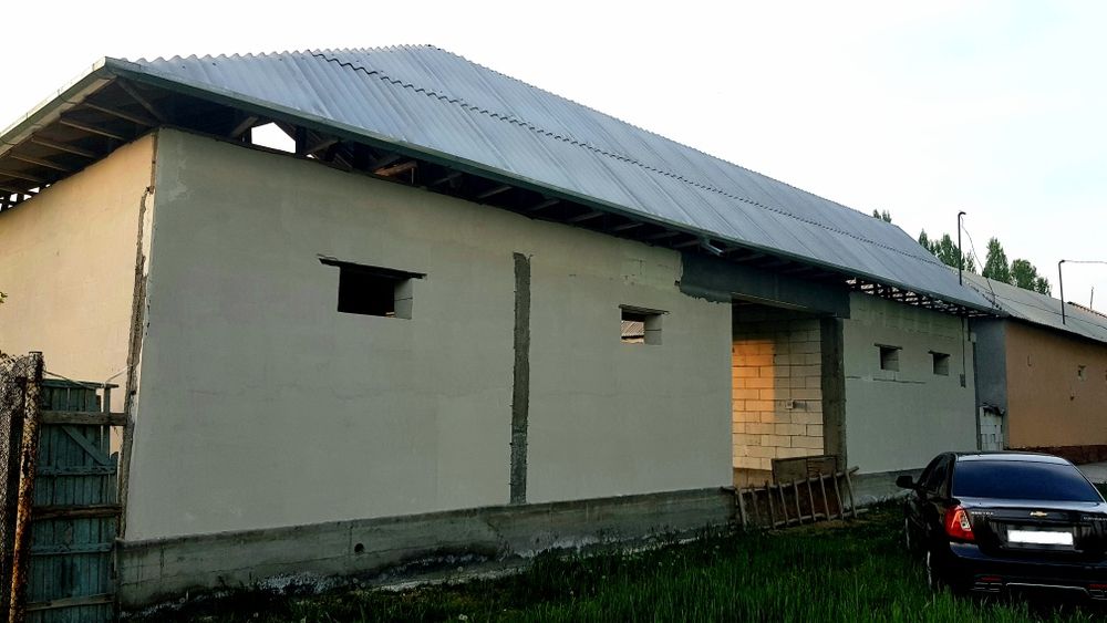 Битмаган ховли уй сотилади!