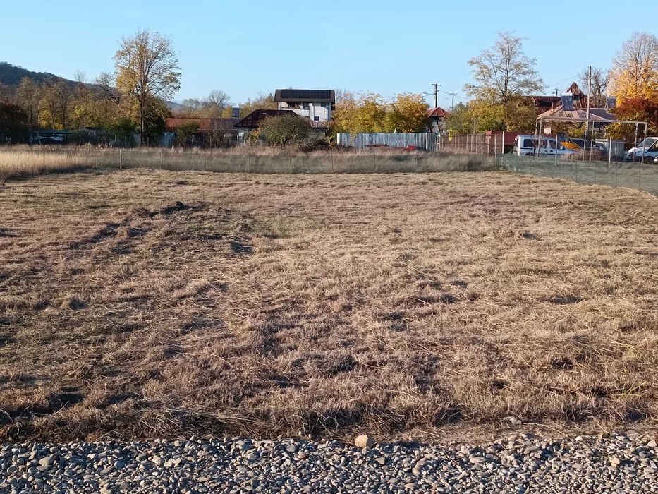 Teren de vânzare intravilan 725mp deal - munte