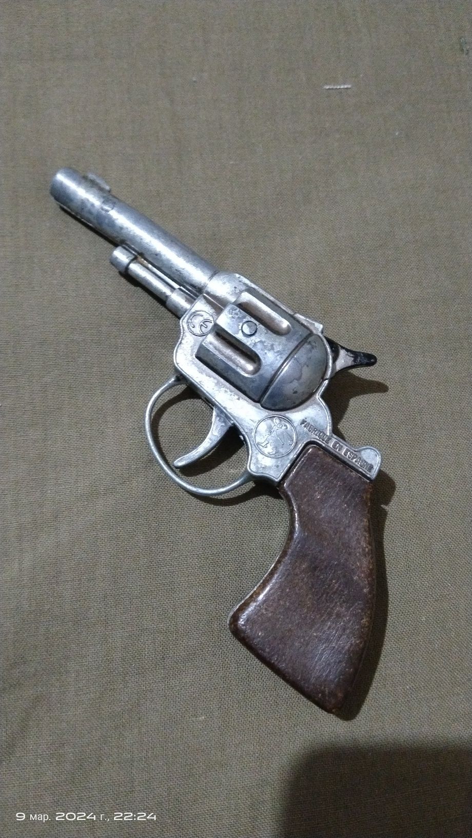 Продаю игрушечный револьвер Gonher: Cowboy. 2