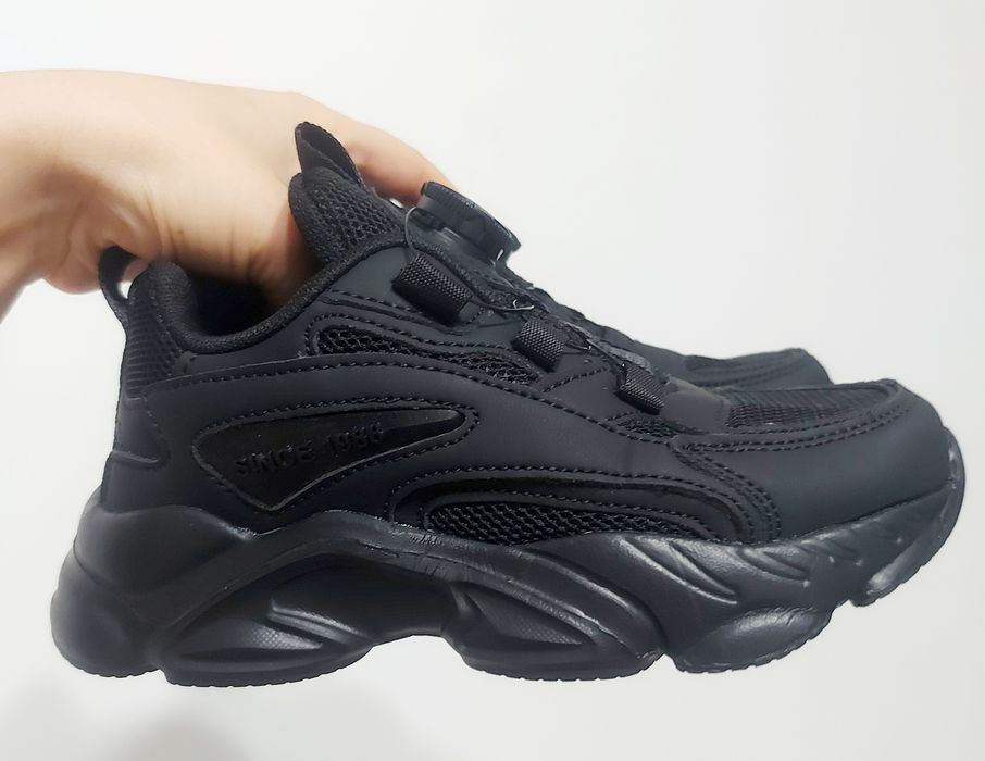 Adidași, mărimea 32