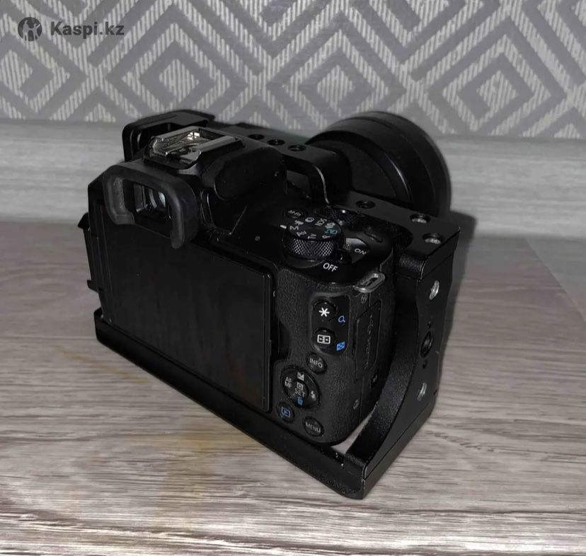 Продам отличный фотоаппарат Canon M50 Mark II