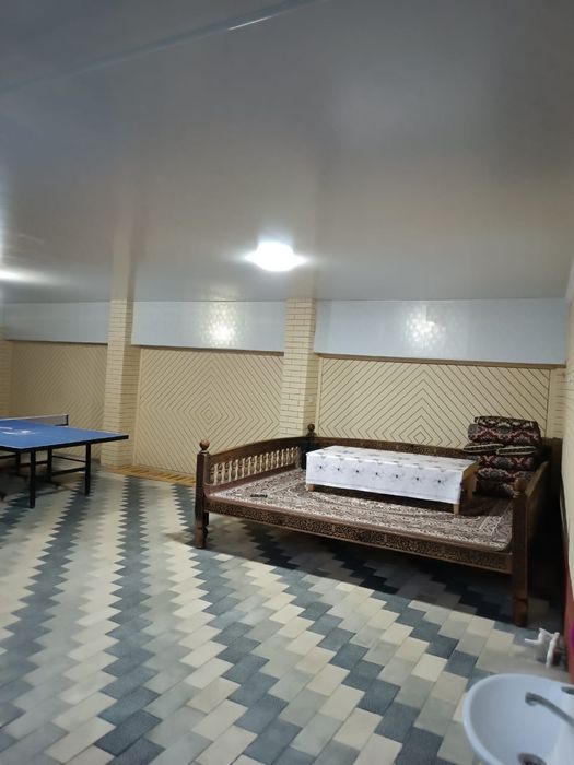 Продаётся дом 6соток все условия для жизни и отдыха большой бассейн