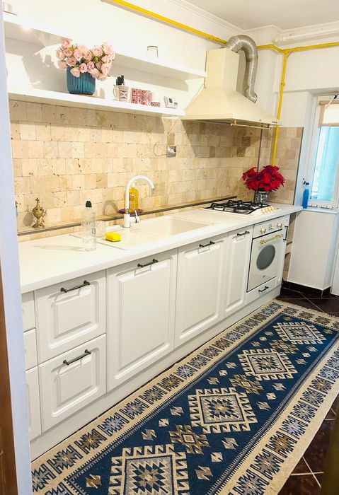 Vand Urgent - Apartament 3 camere decomandat Husi et 2