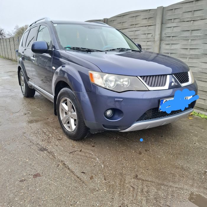 Mitsubishi Outlander..