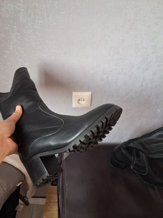 Зимный обувь. Қыстық аяқ киім,