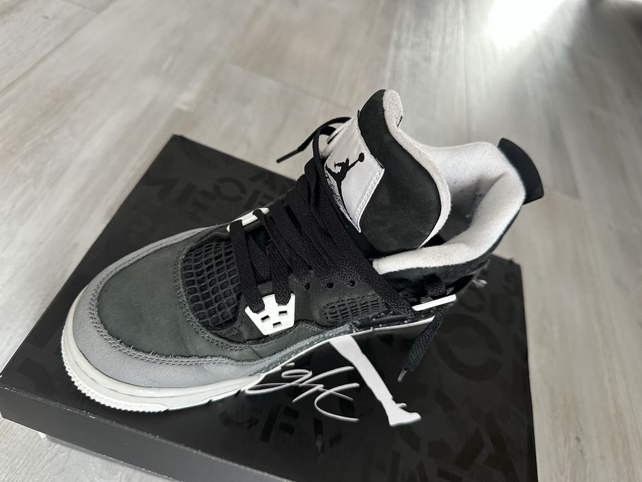 Adidasi Air Jordan 4 retro