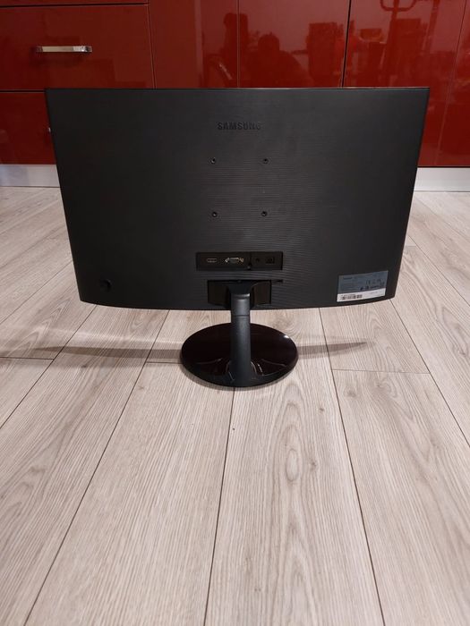 Vand monitor Samsung C24F390FHU