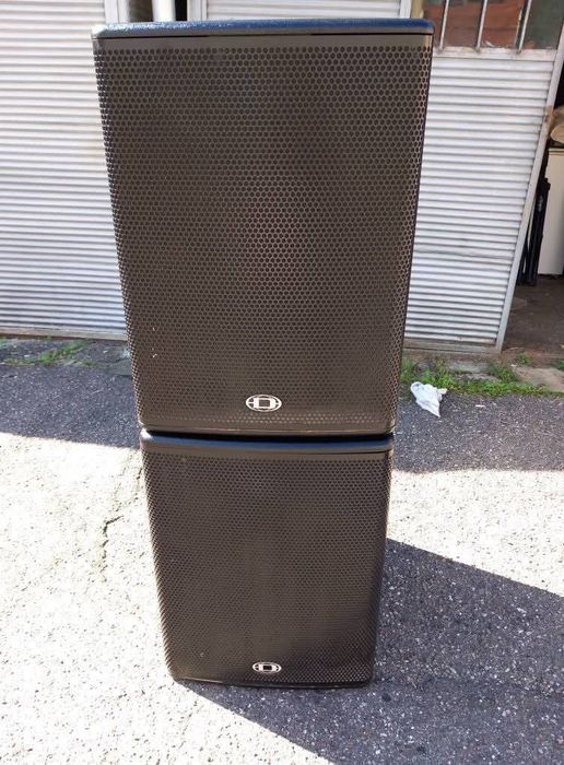 Vând bași dynacord