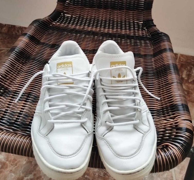 Маратонки Адидас бели 41 1/3